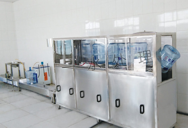 150桶/h全自動灌裝機（沖洗、灌裝、封蓋功能于一體）